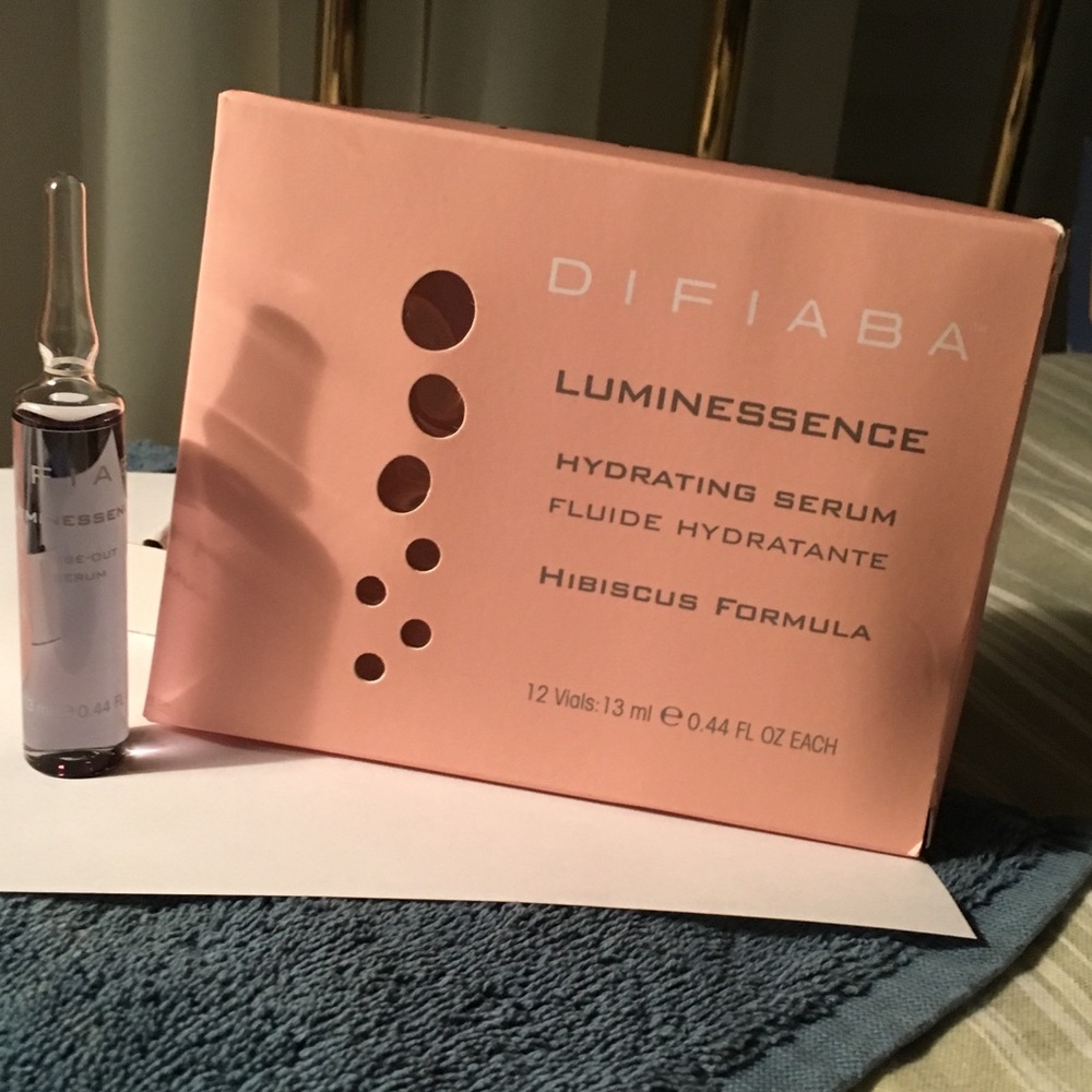 Difiaba Luminessence hair serum! 2 left!!